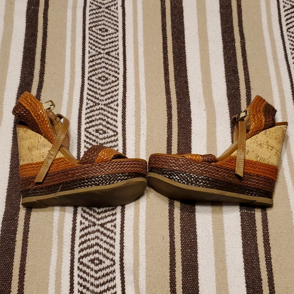 Shoes - Picture 2 of 4